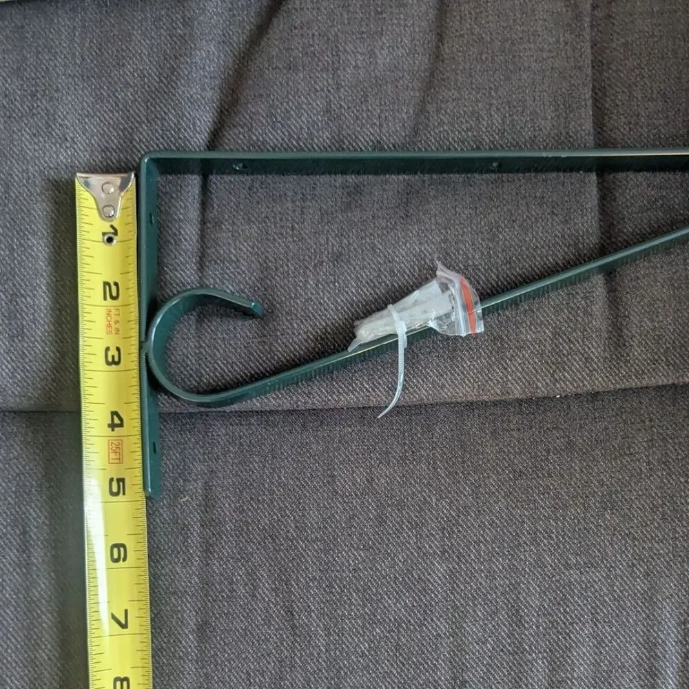 NEW 2-Pack Green Outdoor Metal Wall Bracket Plant Hangers
